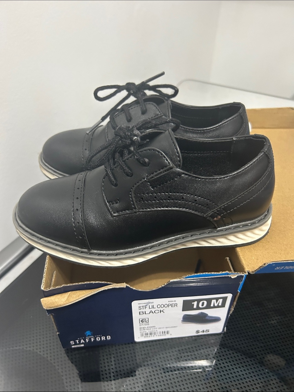 Toddler boys size 10 dress shoes black in box lil cooper laces like new